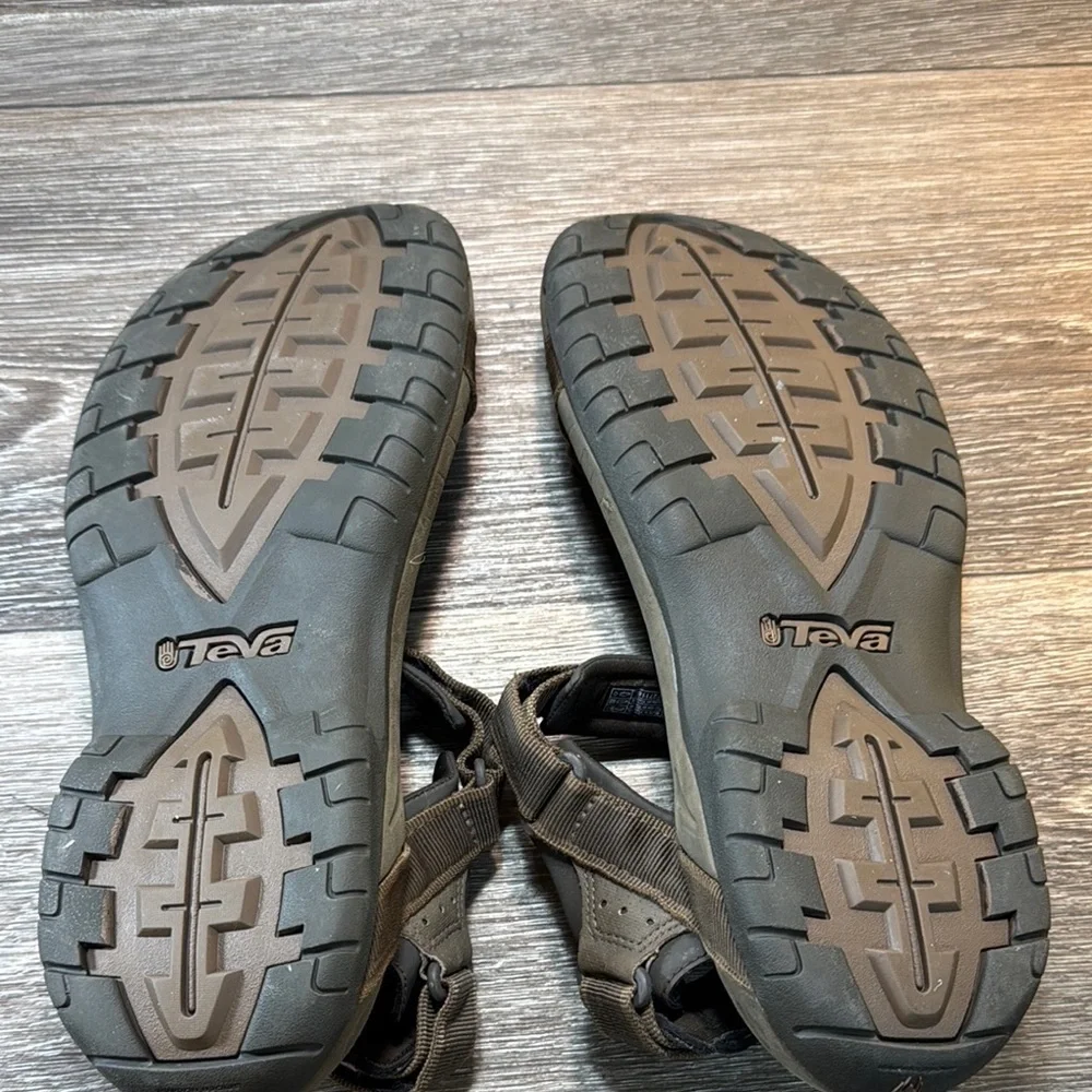 Teva Dark Brown Outdoor Sandals men’s 11 (s1)